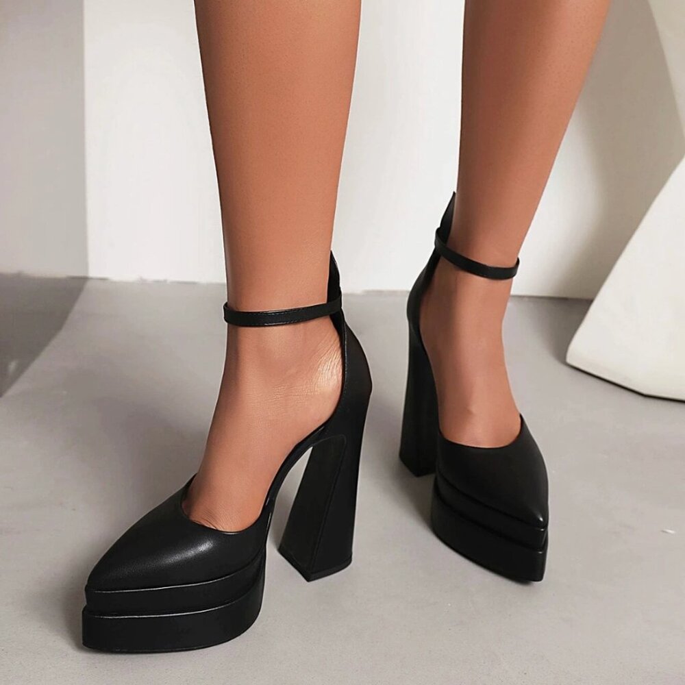 Black Point Toe Platform Chunky Heeled Ankle Strap Pumps NWT Sz 7.5